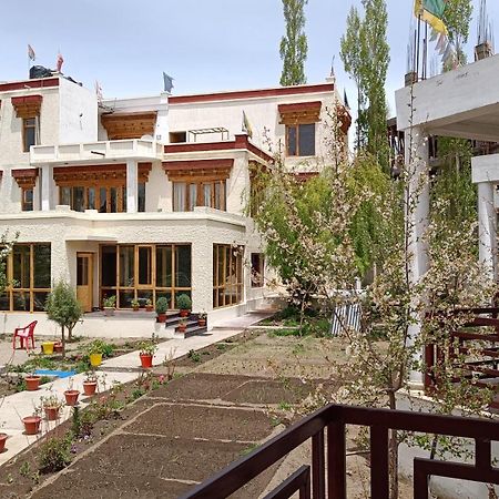 Niri-La Guest House Leh Esterno foto